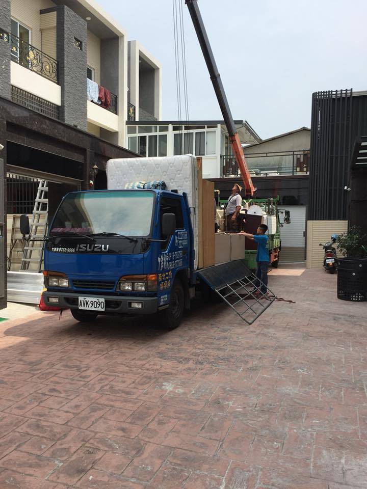 吊車搬家